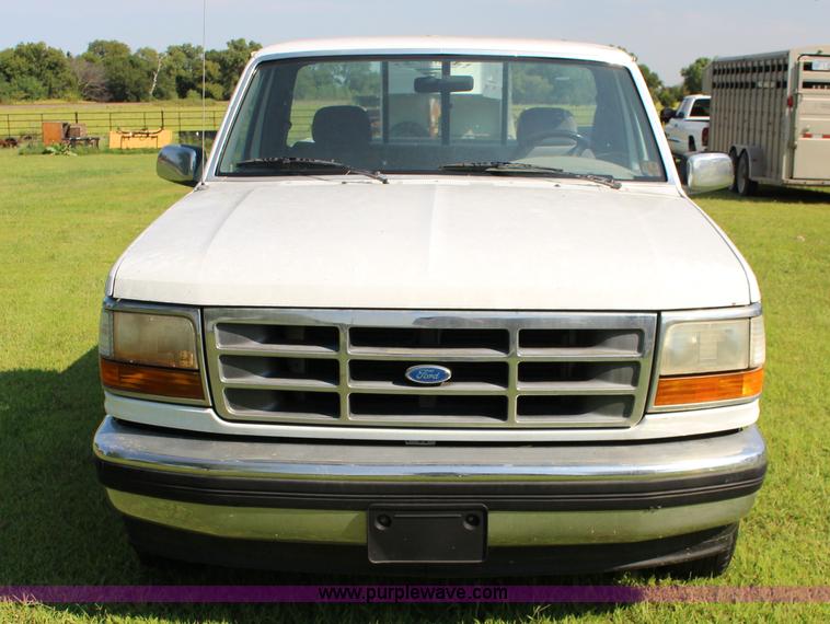 image for item K1149 1994 Ford F150 XLT pickup truck