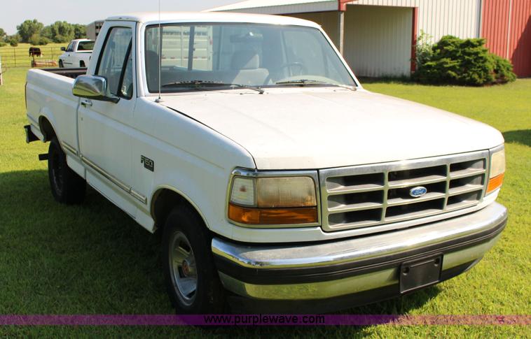 image for item K1149 1994 Ford F150 XLT pickup truck
