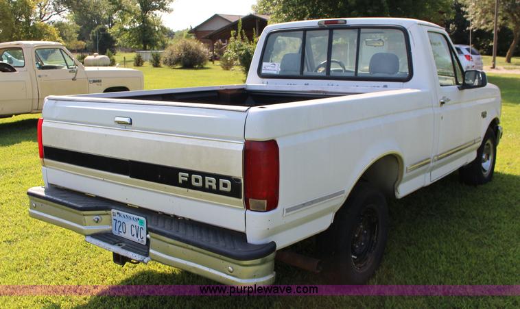 image for item K1149 1994 Ford F150 XLT pickup truck