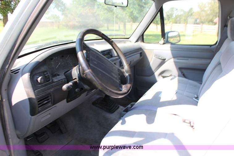 image for item K1149 1994 Ford F150 XLT pickup truck