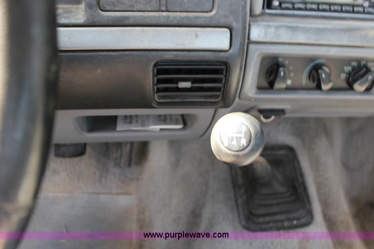 image for item K1149 1994 Ford F150 XLT pickup truck