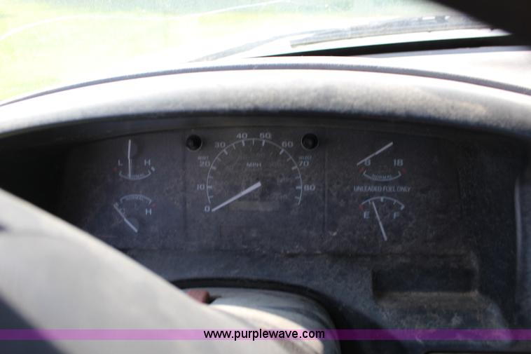 image for item K1149 1994 Ford F150 XLT pickup truck