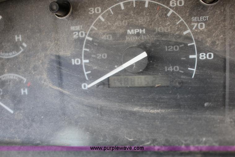 image for item K1149 1994 Ford F150 XLT pickup truck