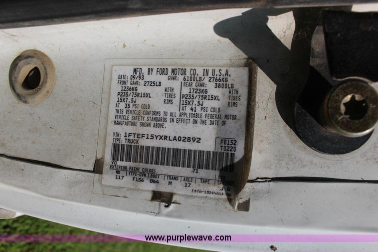 image for item K1149 1994 Ford F150 XLT pickup truck