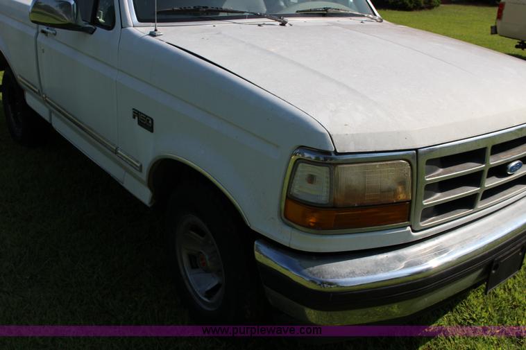 image for item K1149 1994 Ford F150 XLT pickup truck