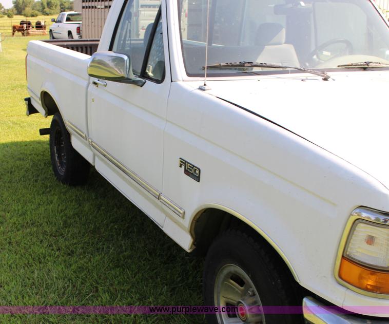 image for item K1149 1994 Ford F150 XLT pickup truck