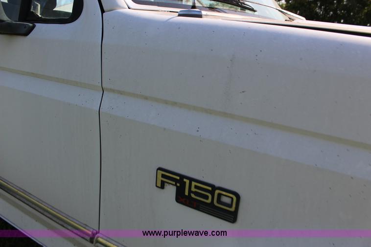 image for item K1149 1994 Ford F150 XLT pickup truck