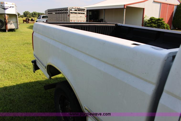 image for item K1149 1994 Ford F150 XLT pickup truck