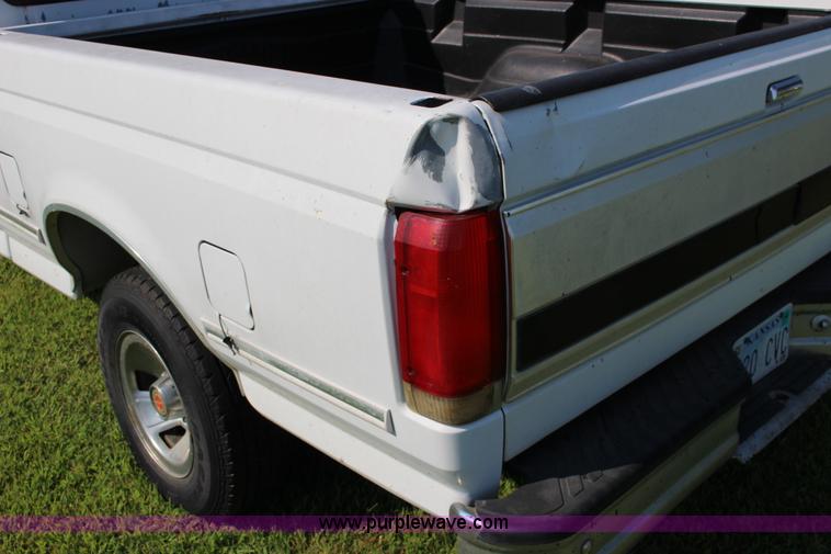 image for item K1149 1994 Ford F150 XLT pickup truck