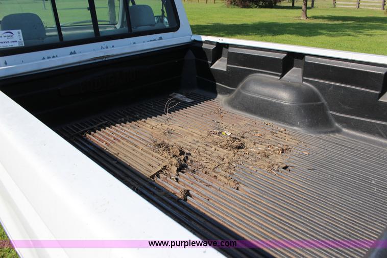 image for item K1149 1994 Ford F150 XLT pickup truck