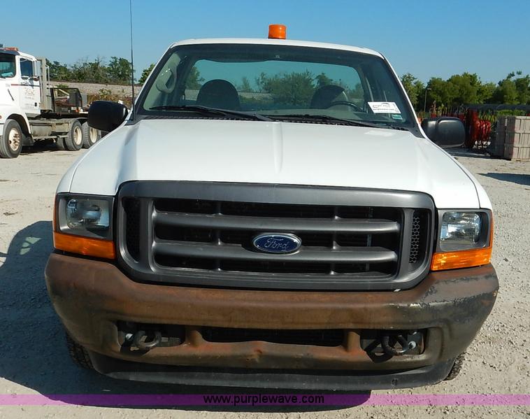 image for item K1585 2001 Ford F250 Super Duty pickup truck