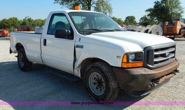 image for item K1585 2001 Ford F250 Super Duty pickup truck