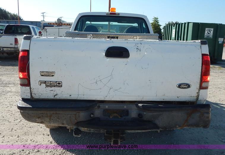 image for item K1585 2001 Ford F250 Super Duty pickup truck
