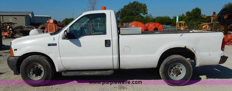 image for item K1585 2001 Ford F250 Super Duty pickup truck