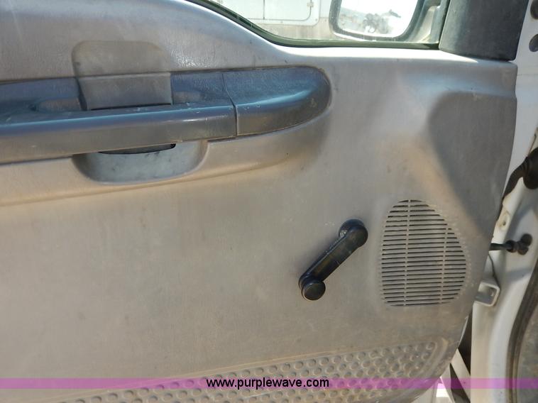 image for item K1585 2001 Ford F250 Super Duty pickup truck