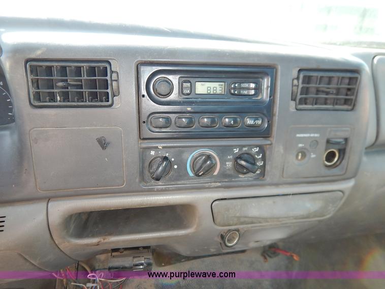 image for item K1585 2001 Ford F250 Super Duty pickup truck