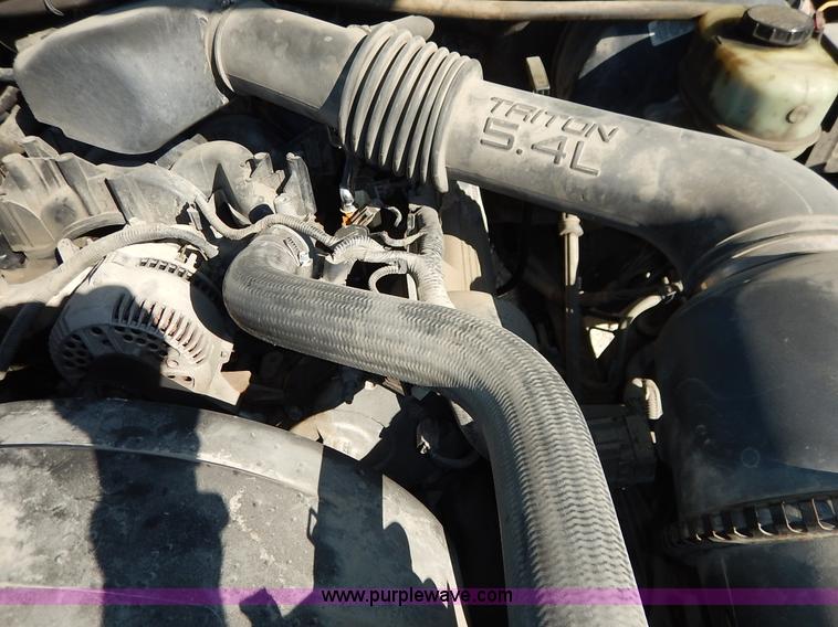 image for item K1585 2001 Ford F250 Super Duty pickup truck