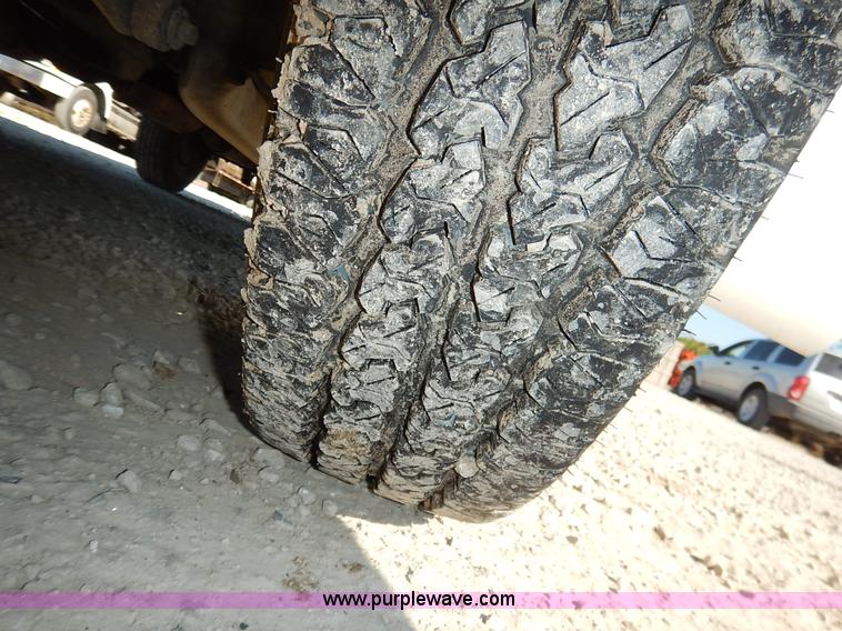 image for item K1585 2001 Ford F250 Super Duty pickup truck