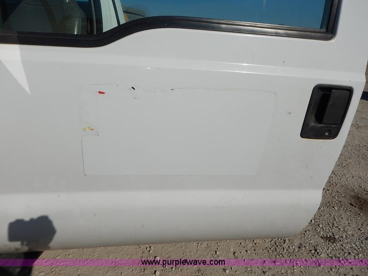 image for item K1585 2001 Ford F250 Super Duty pickup truck