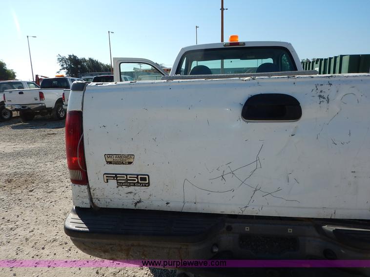 image for item K1585 2001 Ford F250 Super Duty pickup truck
