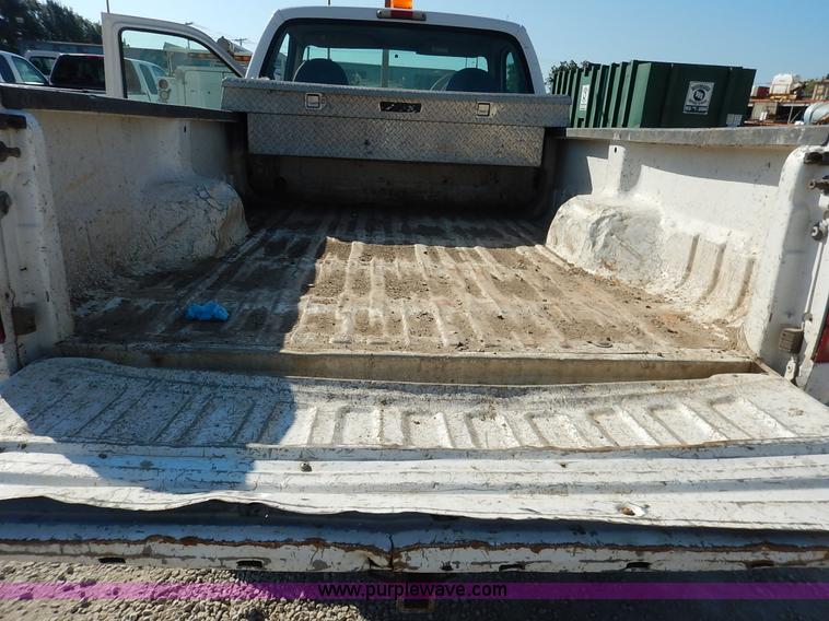 image for item K1585 2001 Ford F250 Super Duty pickup truck