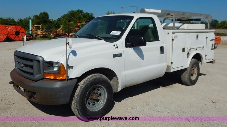 image for item K1586 1999 Ford F250 Super Duty utility truck