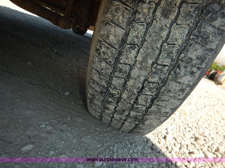 image for item K1586 1999 Ford F250 Super Duty utility truck