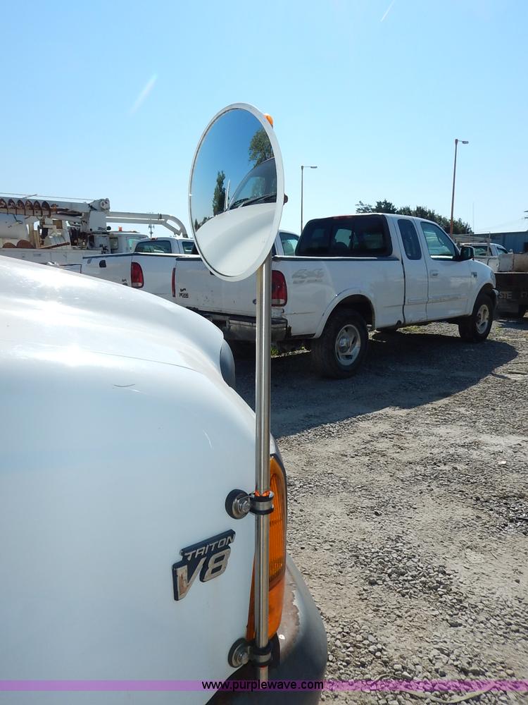 image for item K1586 1999 Ford F250 Super Duty utility truck