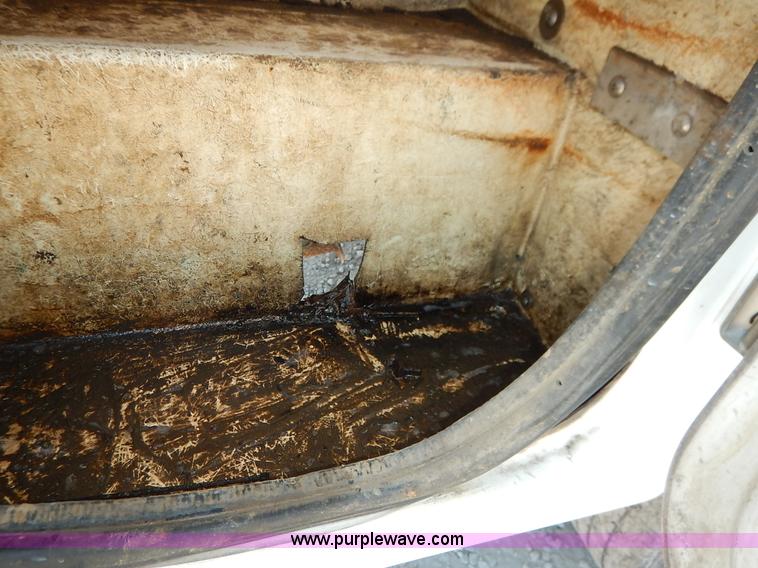 image for item K1586 1999 Ford F250 Super Duty utility truck