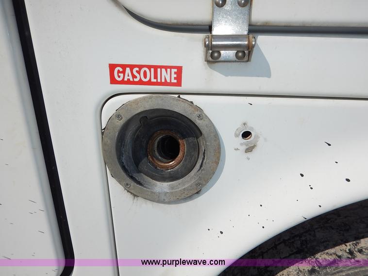 image for item K1586 1999 Ford F250 Super Duty utility truck