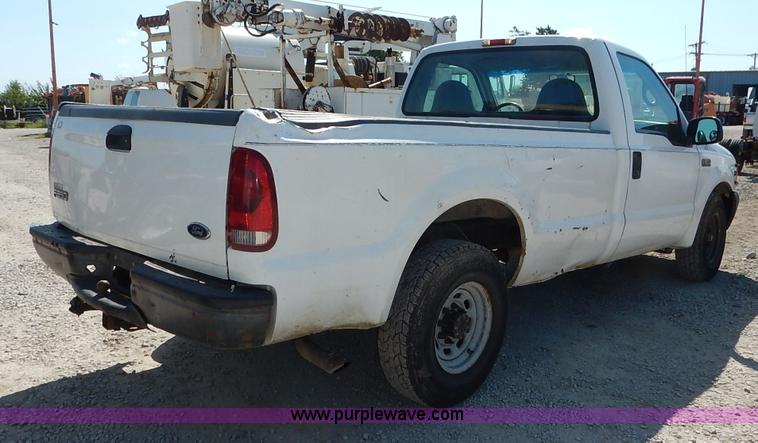 image for item K1587 2001 Ford F250 Super Duty XL pickup truck