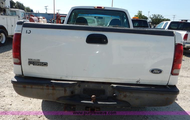 image for item K1587 2001 Ford F250 Super Duty XL pickup truck