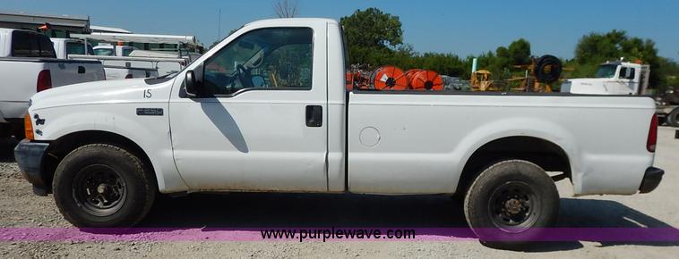 image for item K1587 2001 Ford F250 Super Duty XL pickup truck