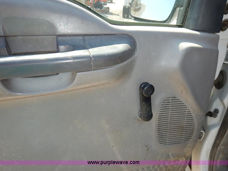 image for item K1587 2001 Ford F250 Super Duty XL pickup truck