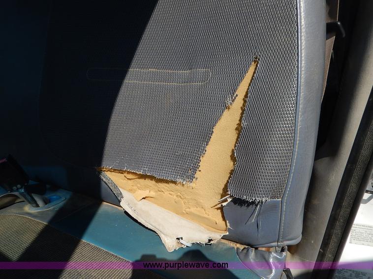 image for item K1587 2001 Ford F250 Super Duty XL pickup truck