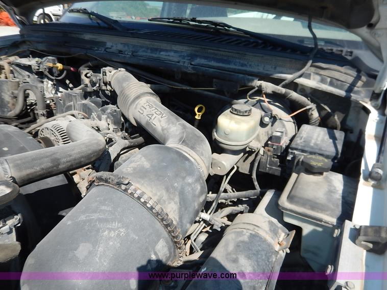 image for item K1587 2001 Ford F250 Super Duty XL pickup truck