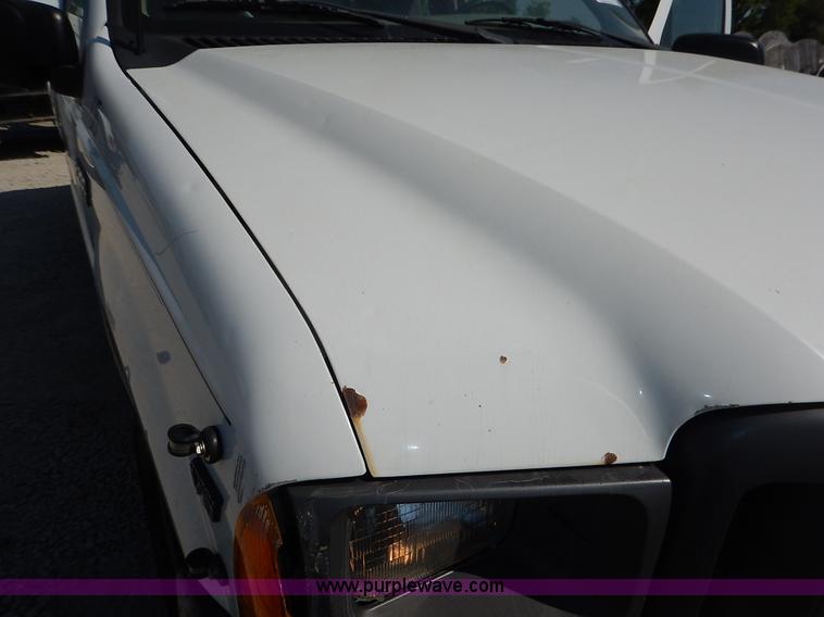 image for item K1587 2001 Ford F250 Super Duty XL pickup truck