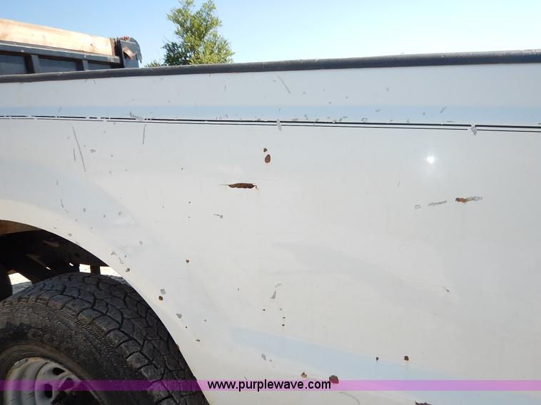 image for item K1587 2001 Ford F250 Super Duty XL pickup truck