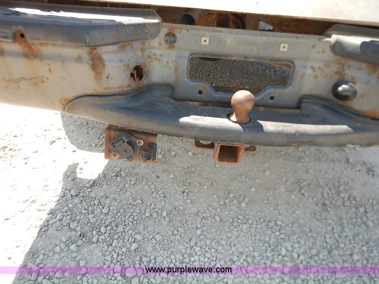 image for item K1587 2001 Ford F250 Super Duty XL pickup truck