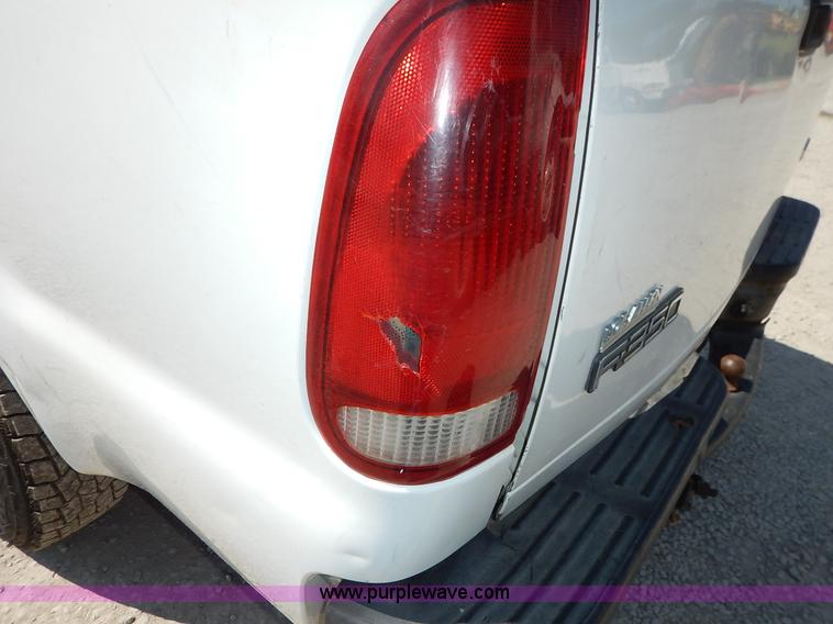 image for item K1587 2001 Ford F250 Super Duty XL pickup truck