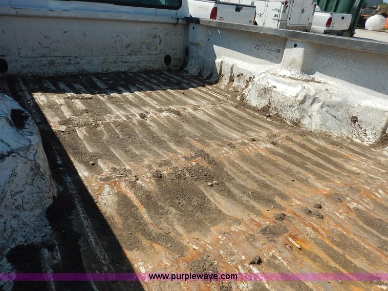 image for item K1587 2001 Ford F250 Super Duty XL pickup truck