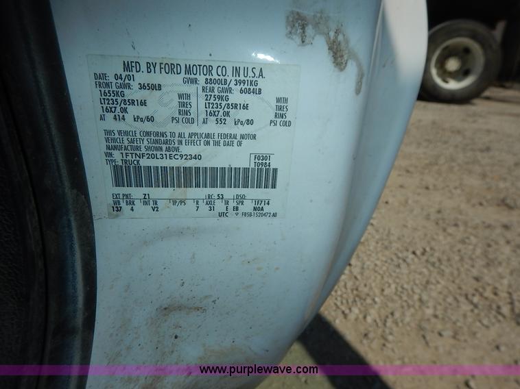 image for item K1587 2001 Ford F250 Super Duty XL pickup truck