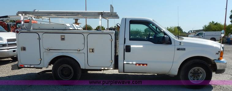 image for item K1588 2000 Ford F250 Super Duty XL utility truck