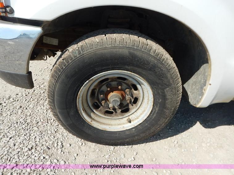 image for item K1588 2000 Ford F250 Super Duty XL utility truck