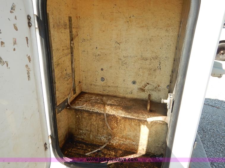 image for item K1588 2000 Ford F250 Super Duty XL utility truck