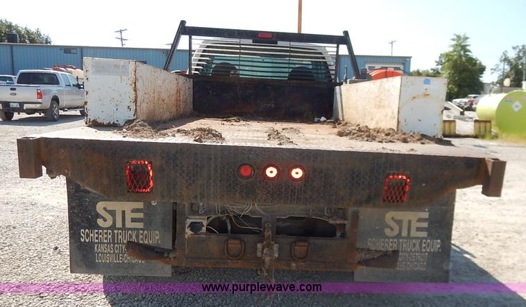 image for item K1589 2000 Ford F450 Super Duty XL flatbed truck