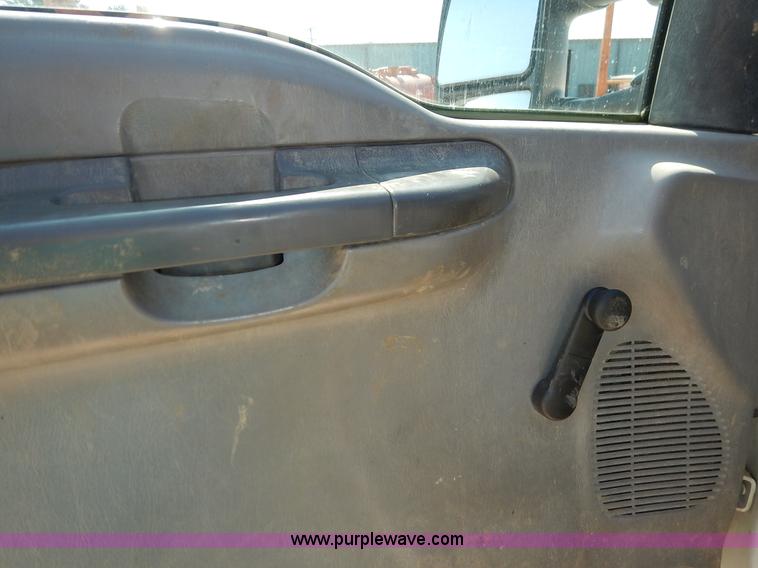 image for item K1589 2000 Ford F450 Super Duty XL flatbed truck