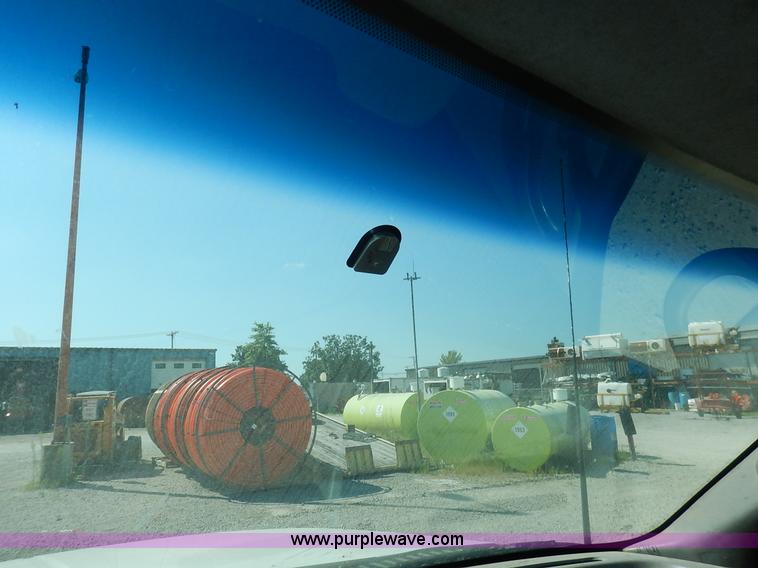 image for item K1589 2000 Ford F450 Super Duty XL flatbed truck