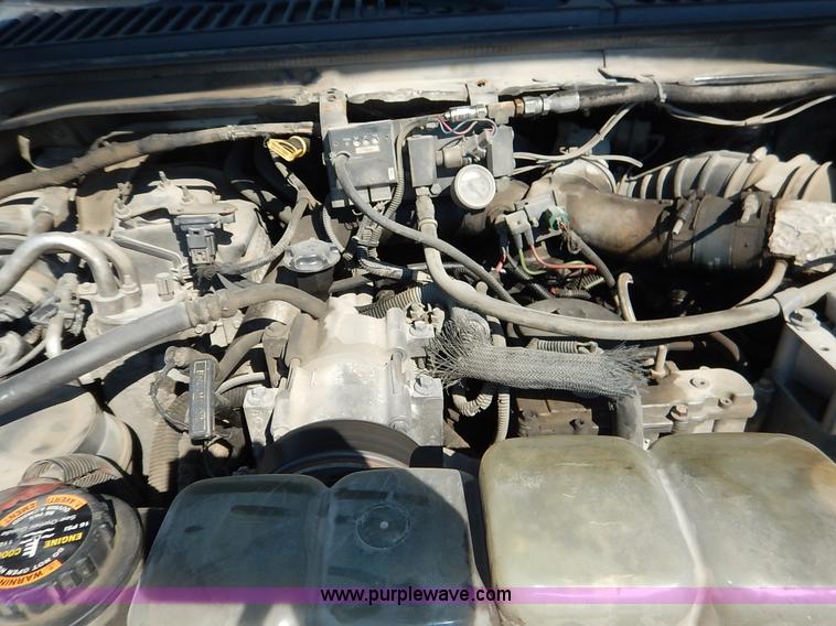 image for item K1589 2000 Ford F450 Super Duty XL flatbed truck