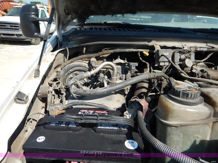 image for item K1589 2000 Ford F450 Super Duty XL flatbed truck